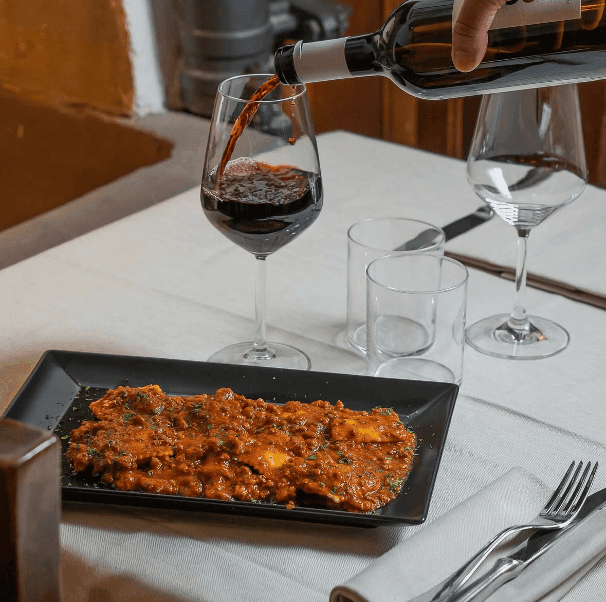 Tortelli di patate mugellani alla Garfagnana (ragù di carne con funghi)